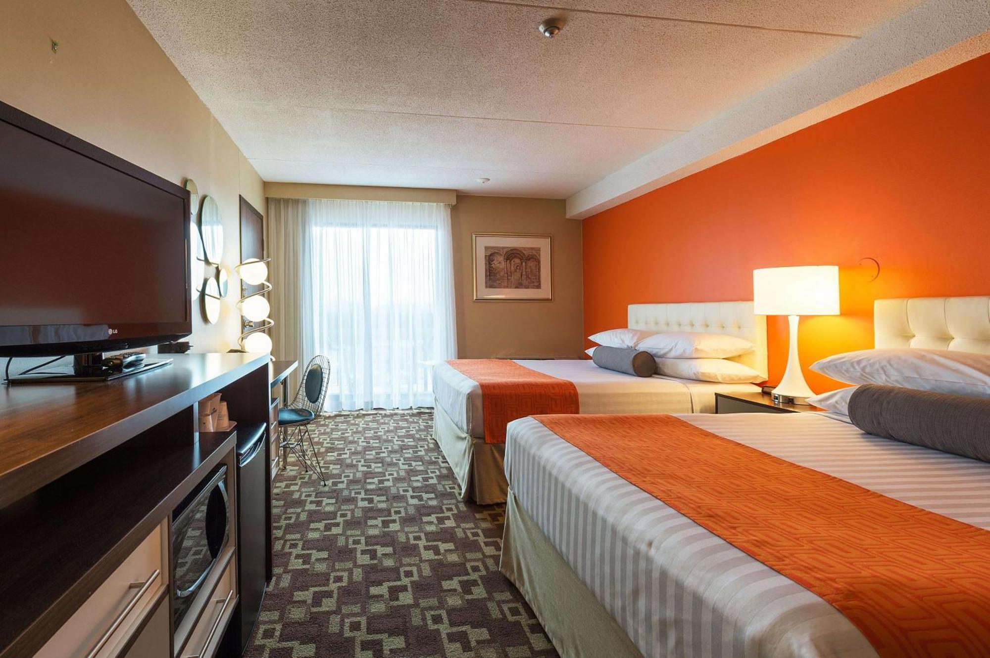 Howard Johnson Plaza By Wyndham By The Falls Niagara Falls Exterior foto