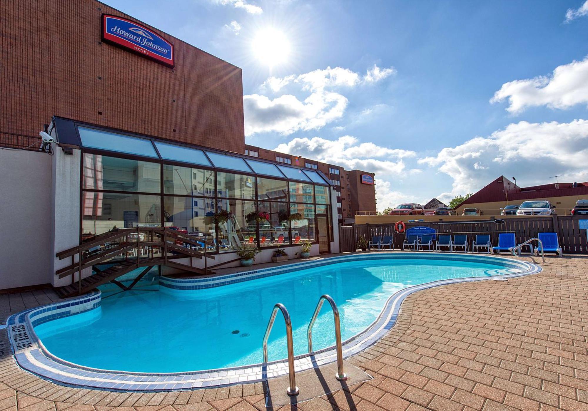 Howard Johnson Plaza By Wyndham By The Falls Niagara Falls Exterior foto