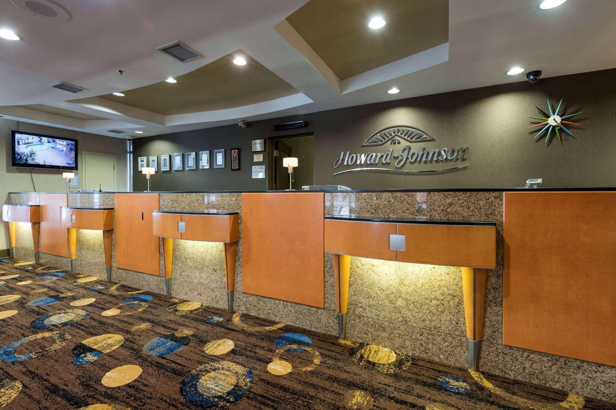 Howard Johnson Plaza By Wyndham By The Falls Niagara Falls Exterior foto